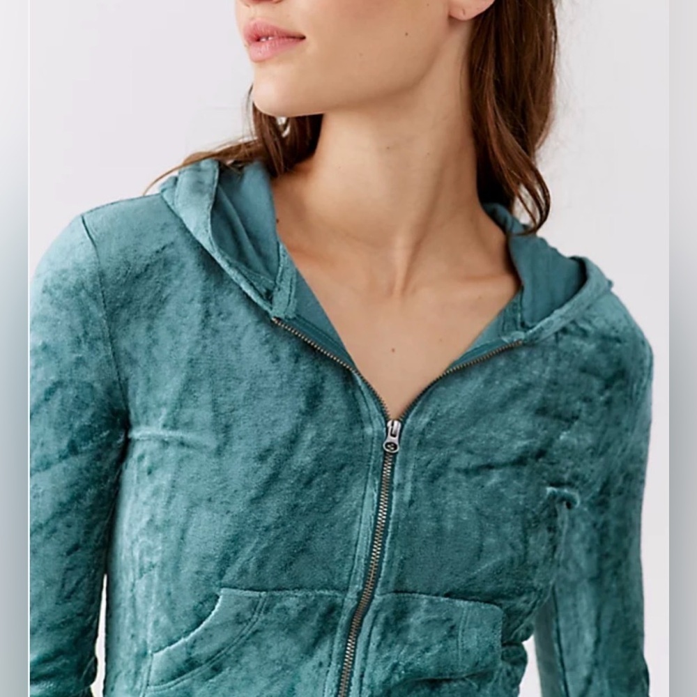Urban Outfitters Green Paris Velour Cropped Full Zip Hoodie Women’s Large NWT